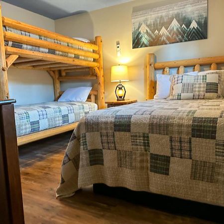 Lone Fir Resort Cougar Kültér fotó