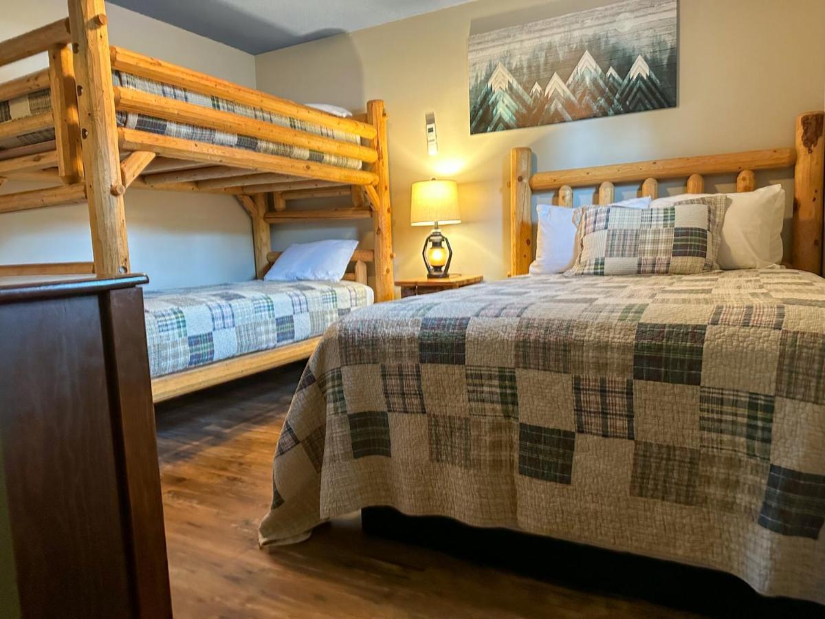 Lone Fir Resort Cougar Kültér fotó