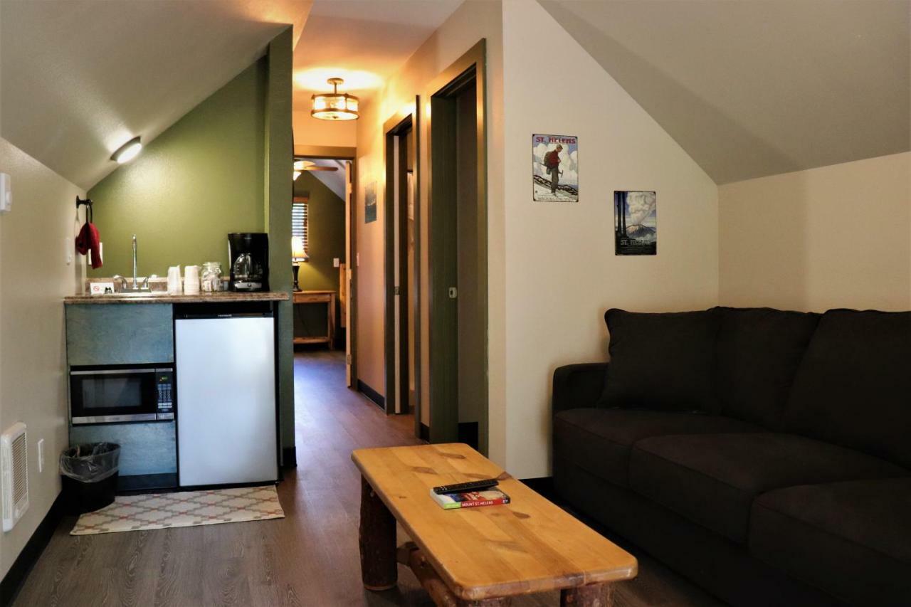 Lone Fir Resort Cougar Kültér fotó