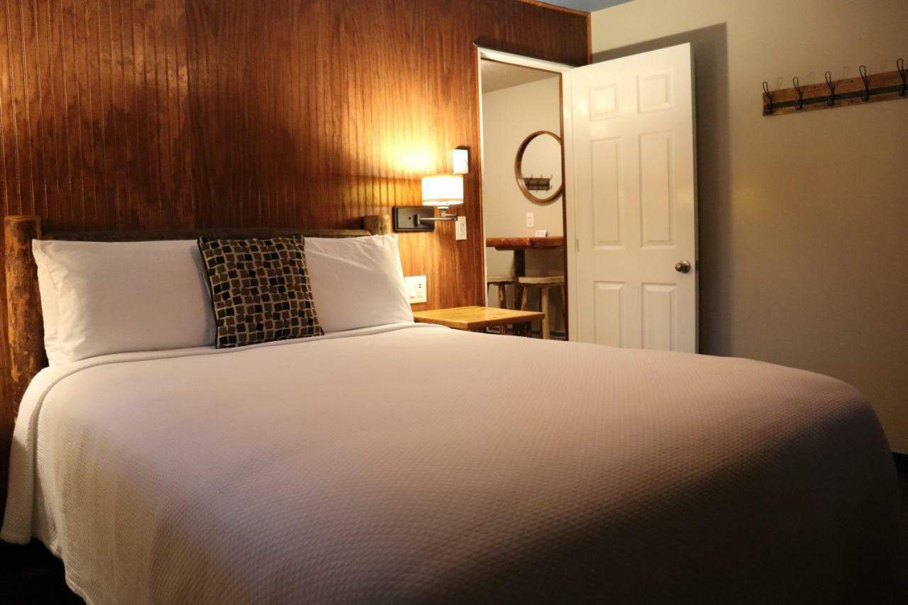 Lone Fir Resort Cougar Kültér fotó
