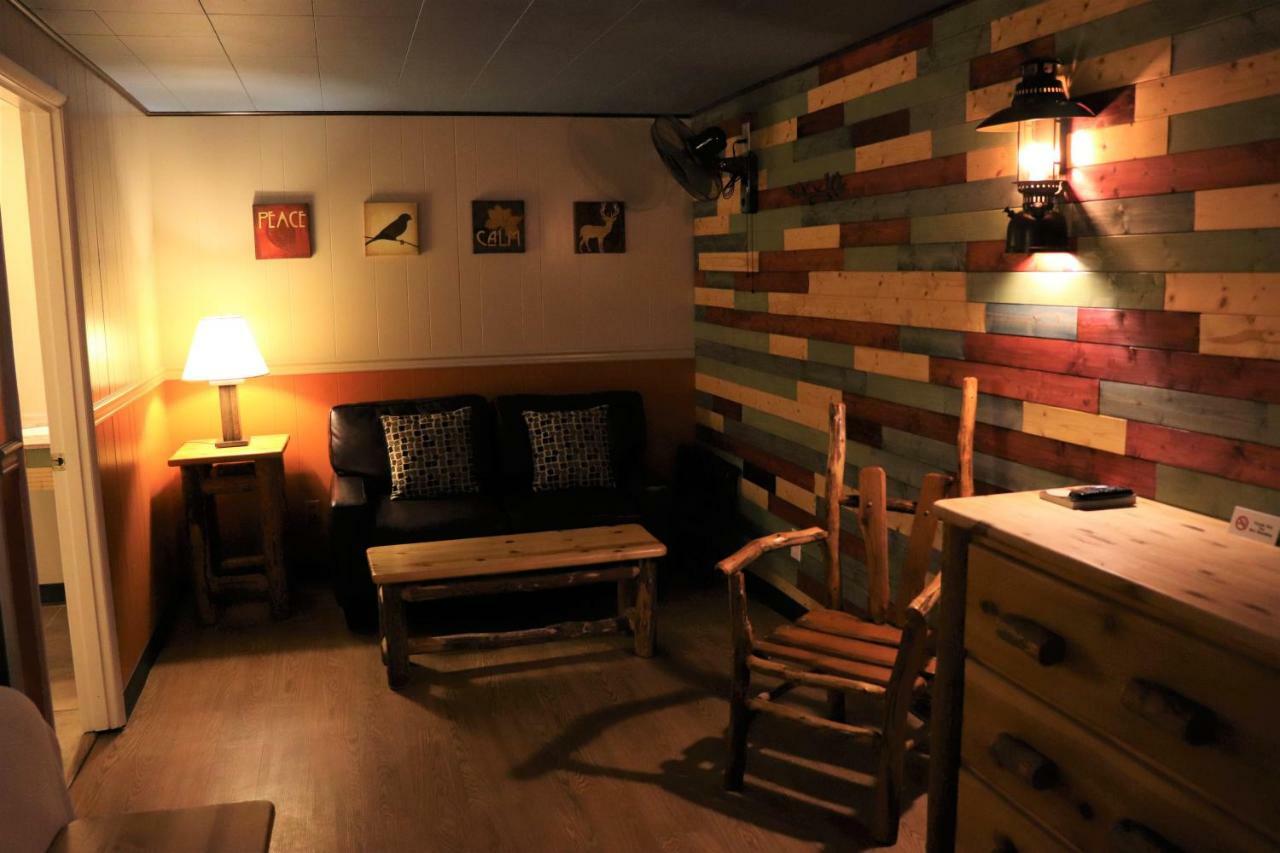 Lone Fir Resort Cougar Kültér fotó