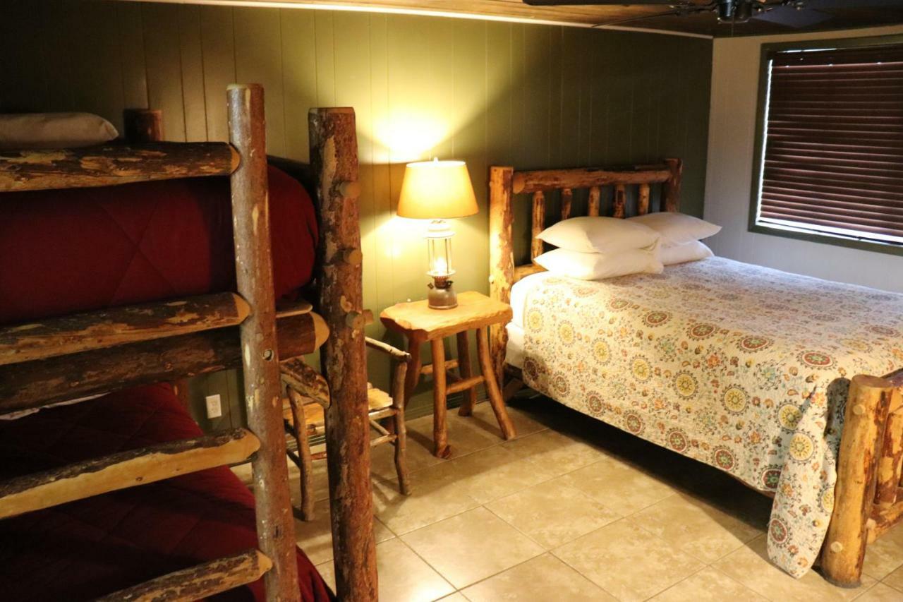 Lone Fir Resort Cougar Kültér fotó