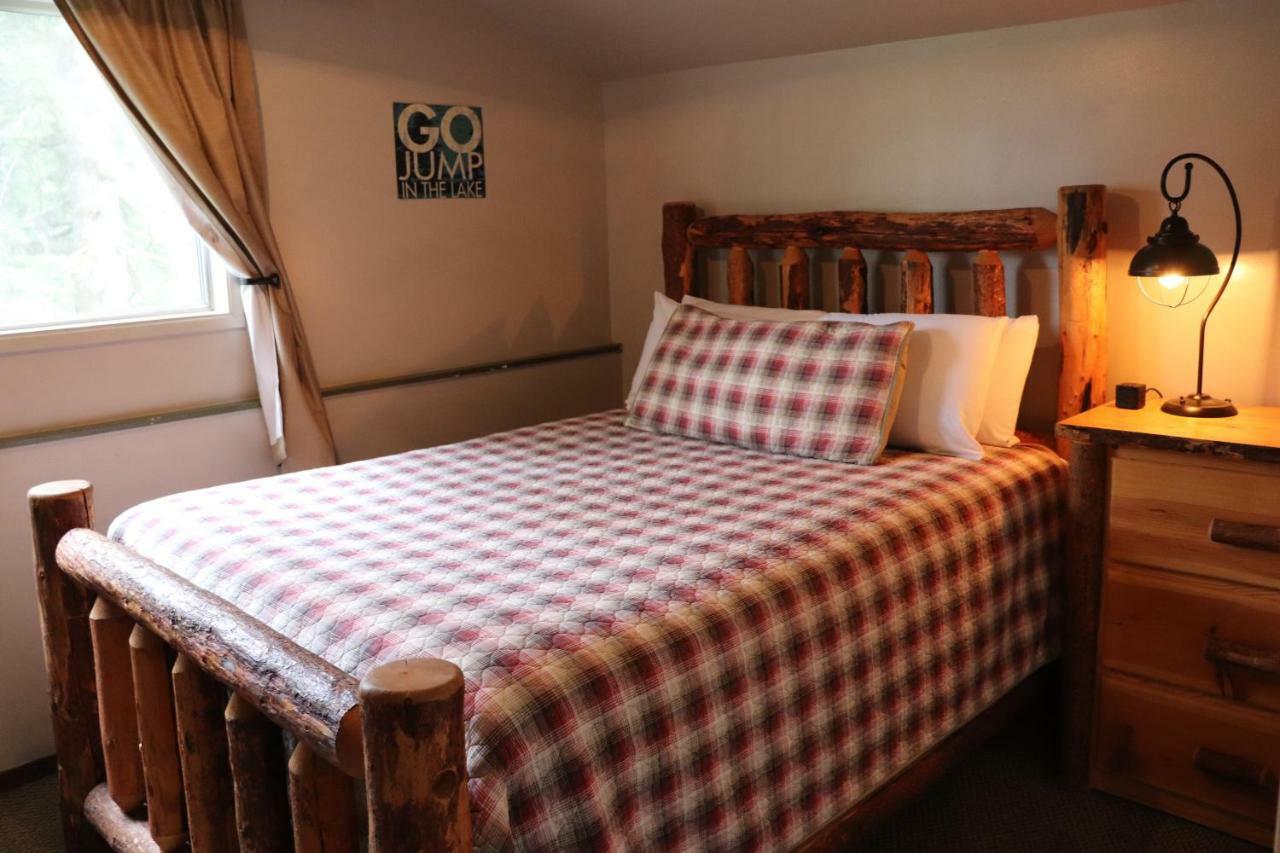Lone Fir Resort Cougar Kültér fotó