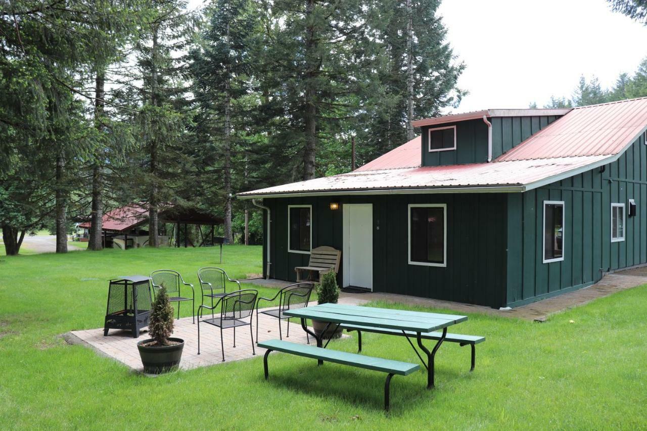 Lone Fir Resort Cougar Kültér fotó