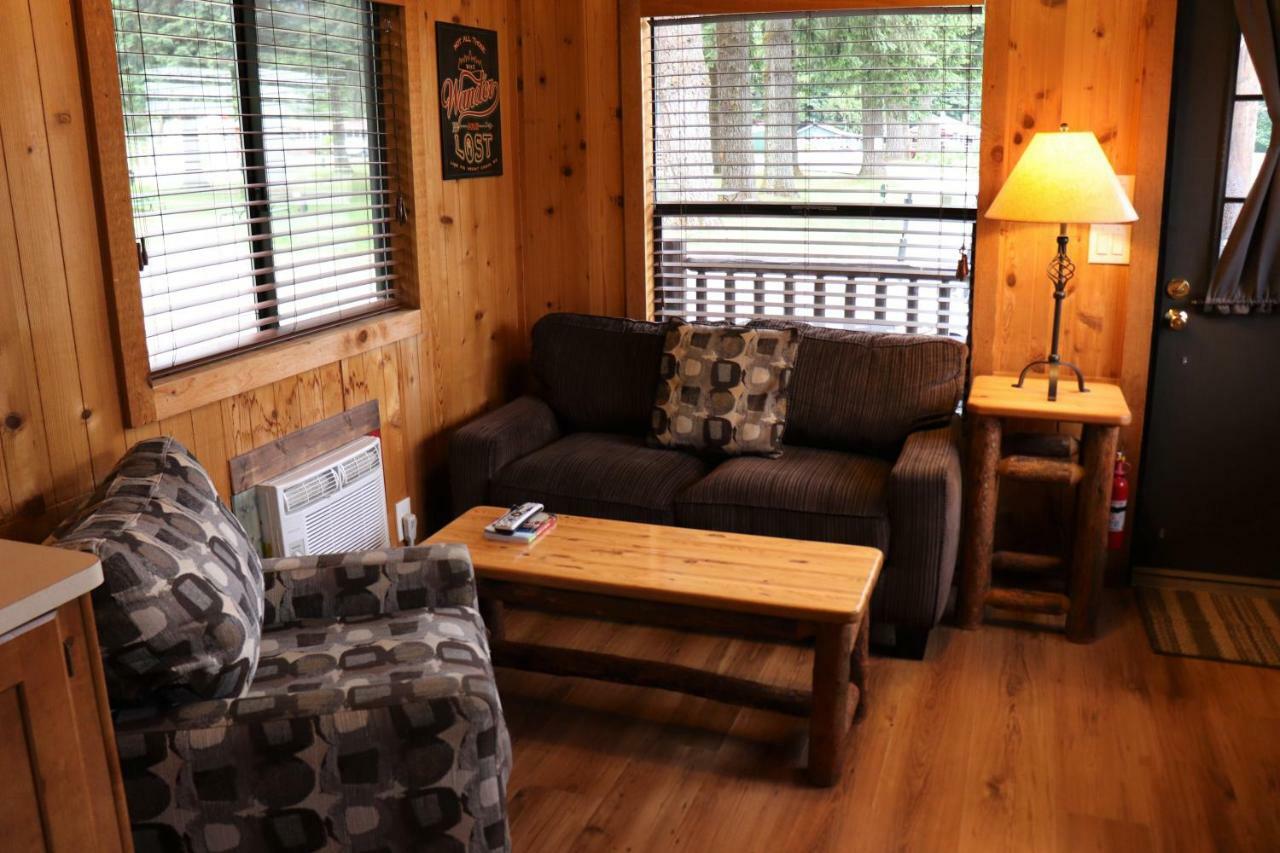 Lone Fir Resort Cougar Kültér fotó