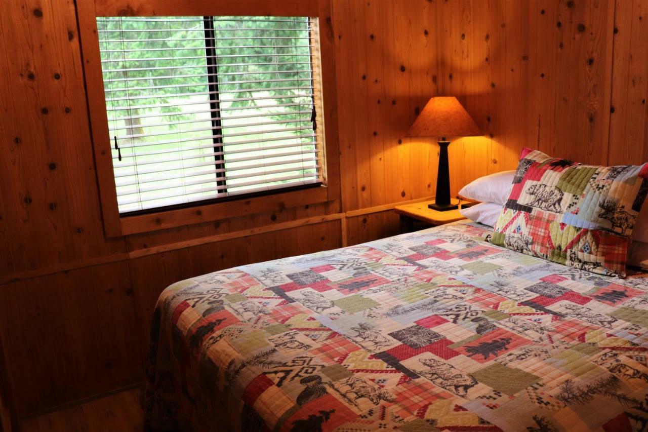 Lone Fir Resort Cougar Kültér fotó