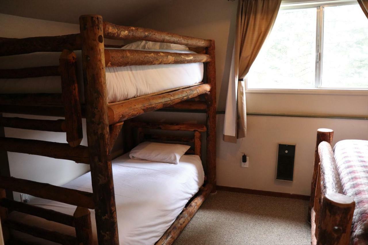 Lone Fir Resort Cougar Kültér fotó