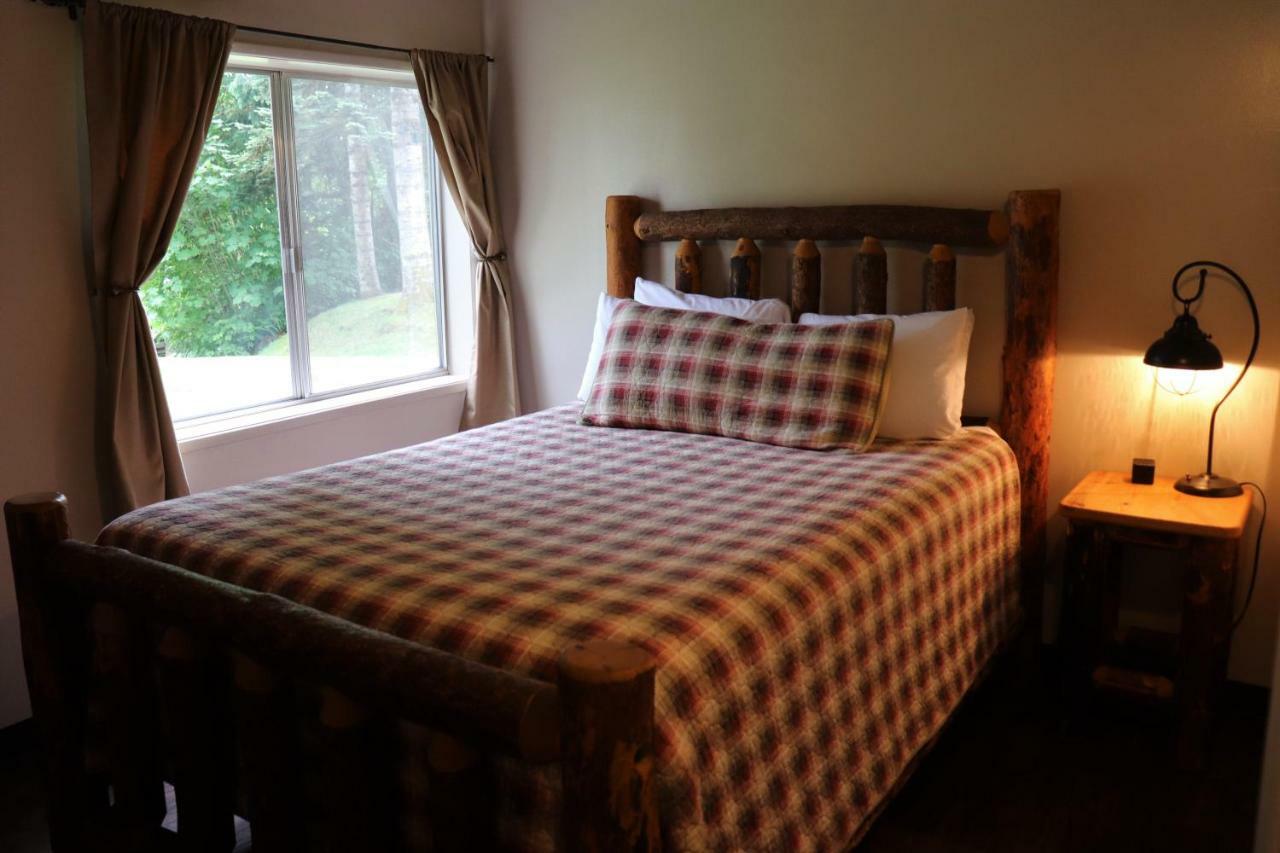 Lone Fir Resort Cougar Kültér fotó