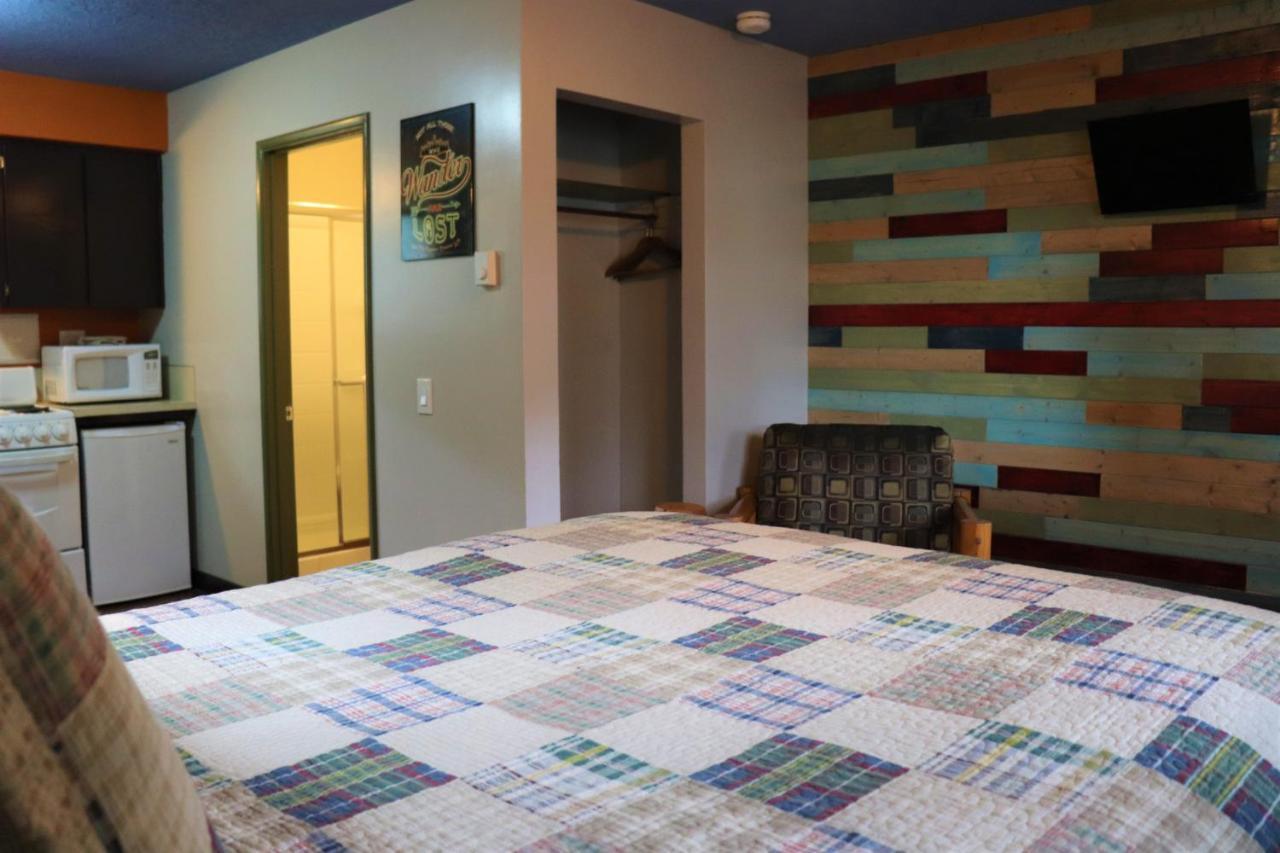 Lone Fir Resort Cougar Kültér fotó