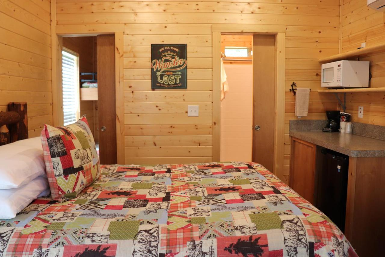 Lone Fir Resort Cougar Kültér fotó