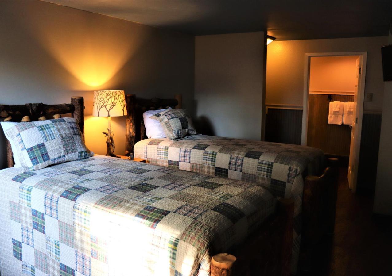 Lone Fir Resort Cougar Kültér fotó