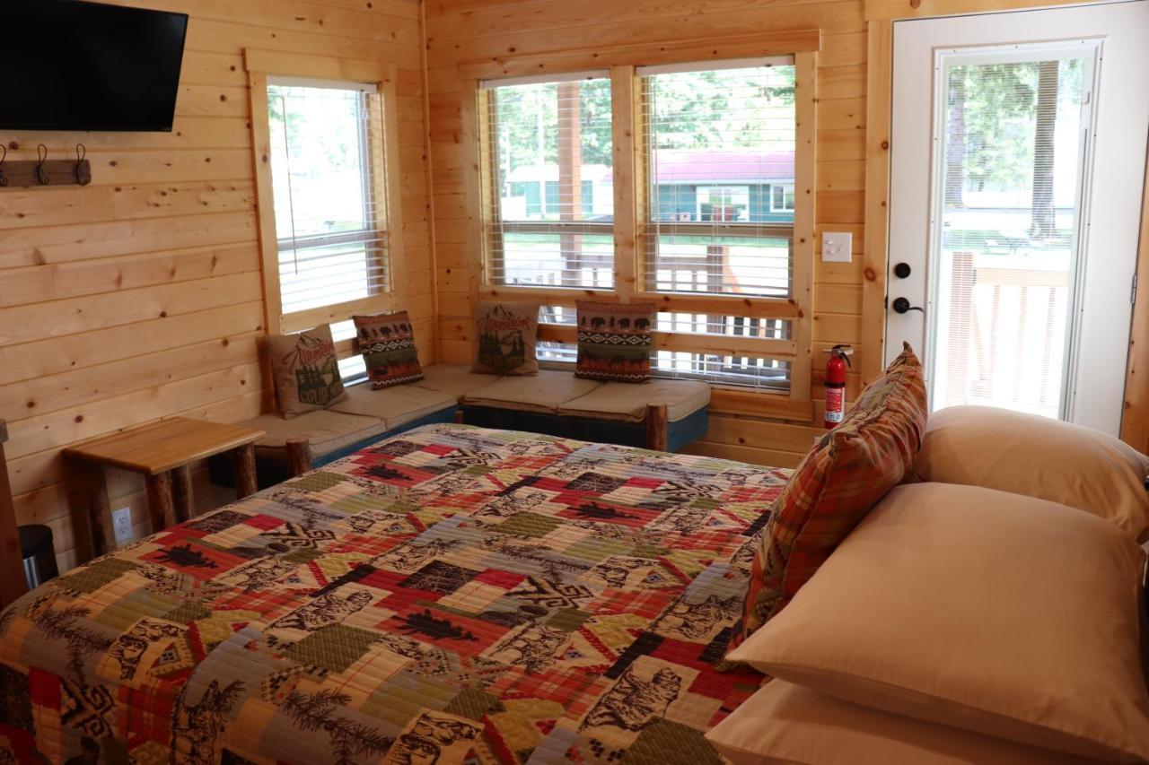 Lone Fir Resort Cougar Kültér fotó
